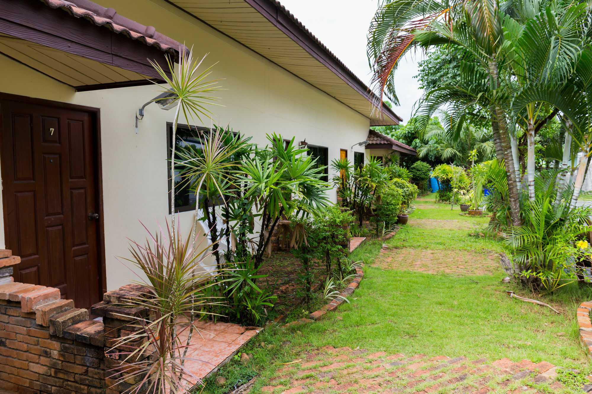 Forum House Hotel Krabi Exterior photo